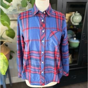 Vineyard Vines Relaxed Fit Plaid Long Sleeved shirt - Women’s size 6